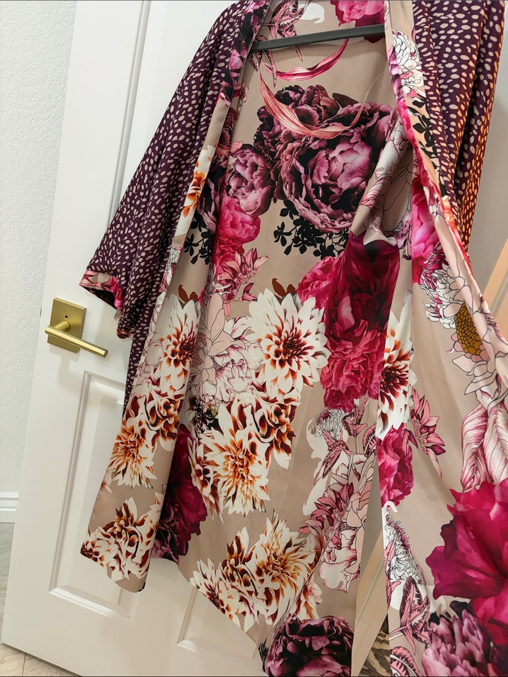 Chico's Reversible Beige Floral Long-Sleeve Kimono Dress with Fuchsia Blooms - Picture 6 of 6